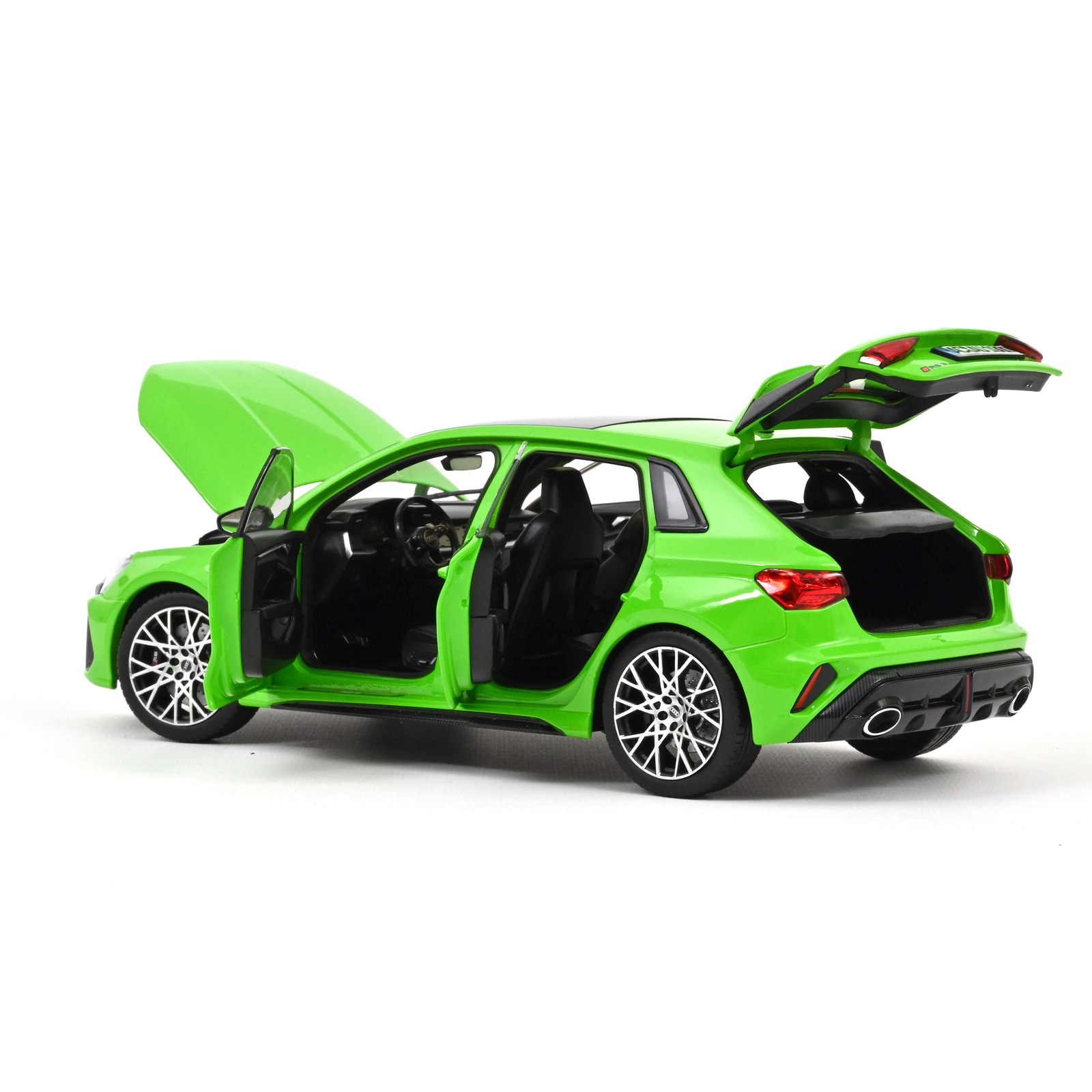 Audi RS 3 Sportback 2025 kyalami green 1:18 Norev