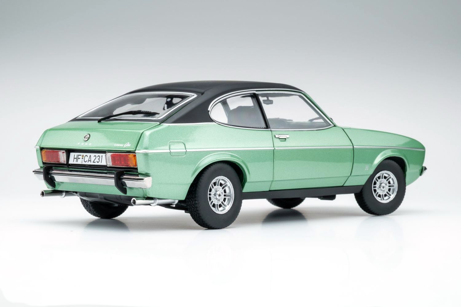 Ford Capri II Ghia 3.0 1974-1977 mediteran green/black vinyl top 1:18 Touring Modelcars