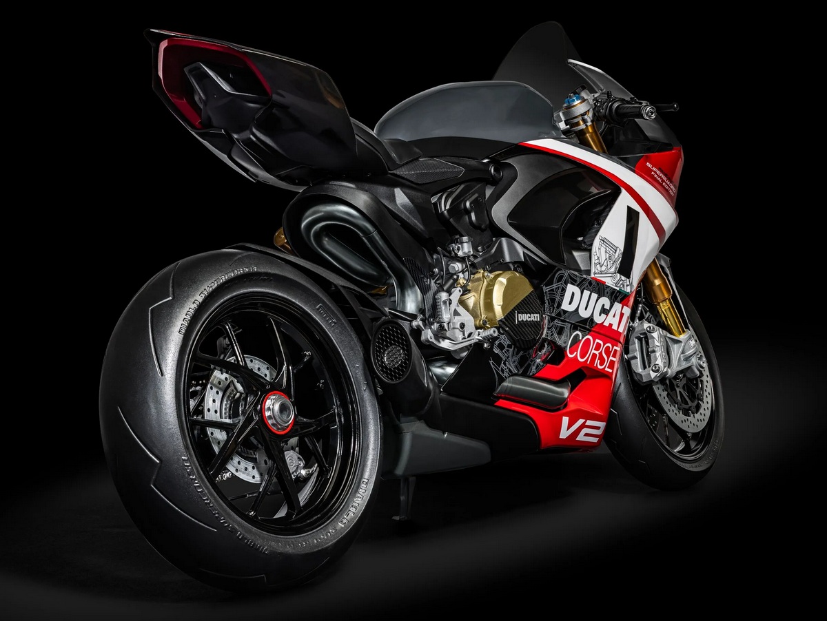 Ducati Panigale V2 Superquadro Final Edition Model Kit 1:4 Pocher
