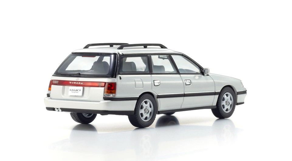 Subaru Legacy Touring Station Wagon GT 2001 pearl white metallic 1:43 Kyosho