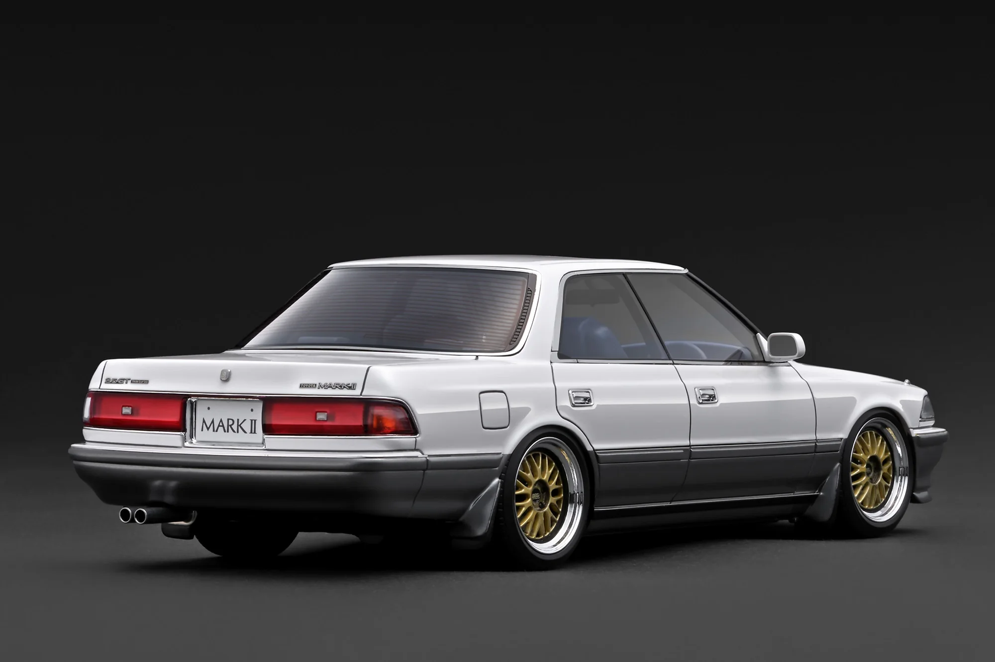 Toyota Mark II 2.5 GT TWIN Turbo JZX81 pearl white/silver 1:18 Ignition Model