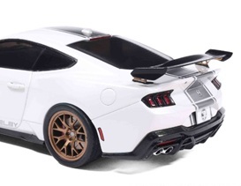 Shelby Mustang Super Snake 2025 white/silver stripes 1:18 Solido
