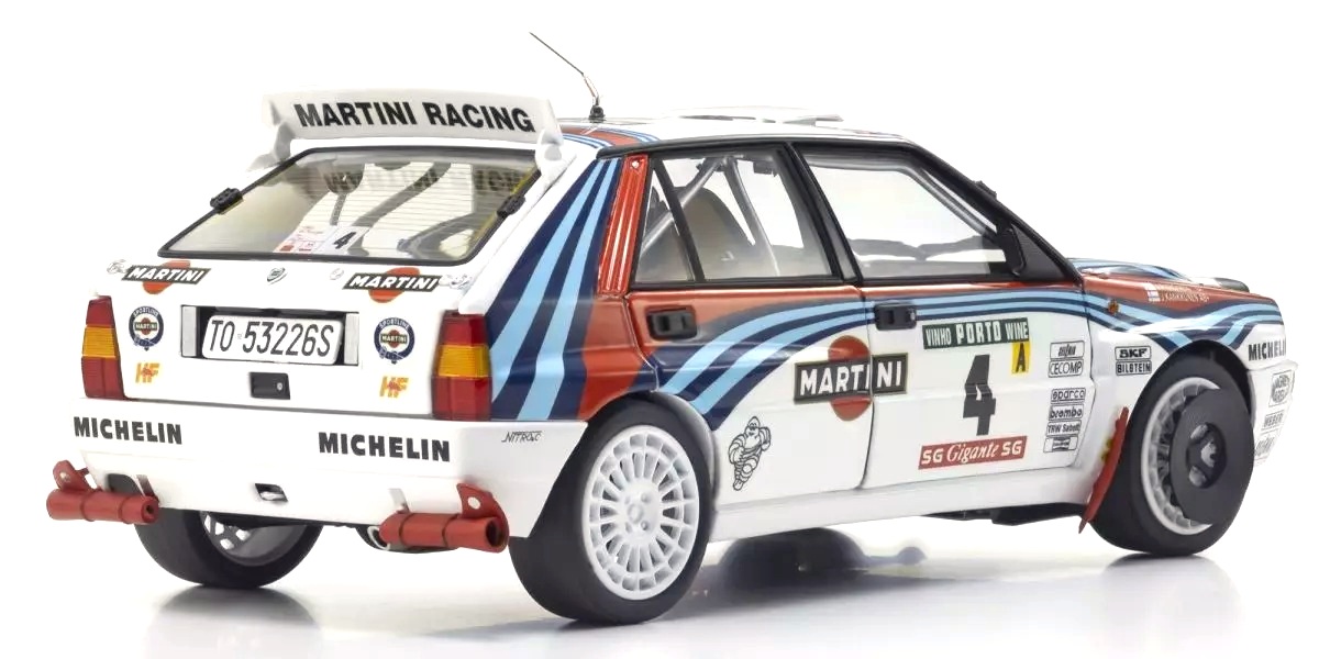Lancia Delta HF Integrale Evoluzione Martini #4 Kankkunen/Piironen Winner Rally Portugal 1992 night version 1:18 Kyosho
