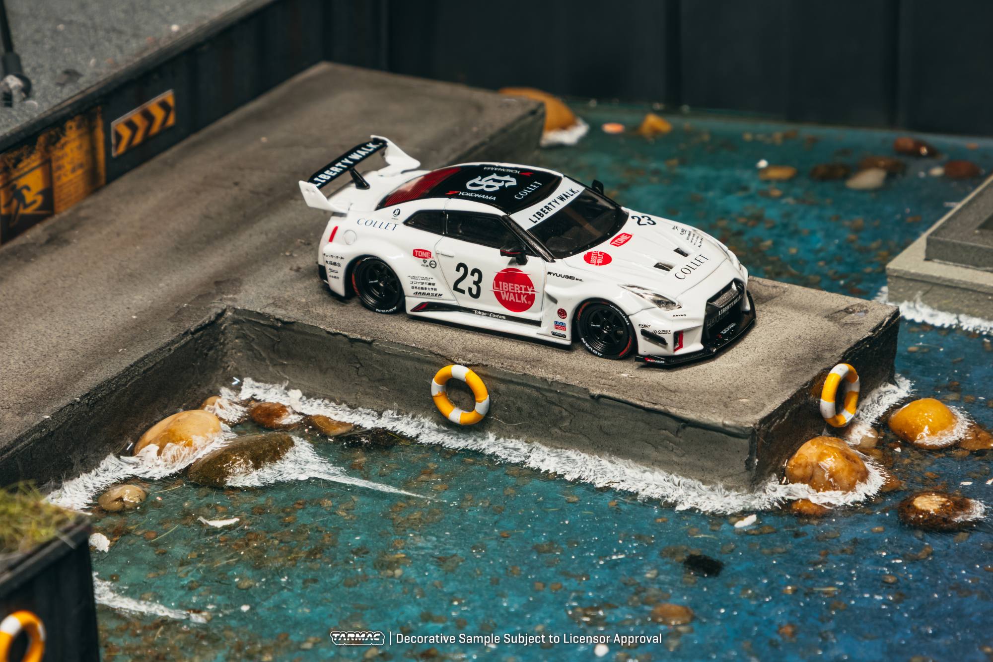Nissan GT-R (R35) #23 LB-Silhouette WORKS 2026 white 1:64 Tarmac