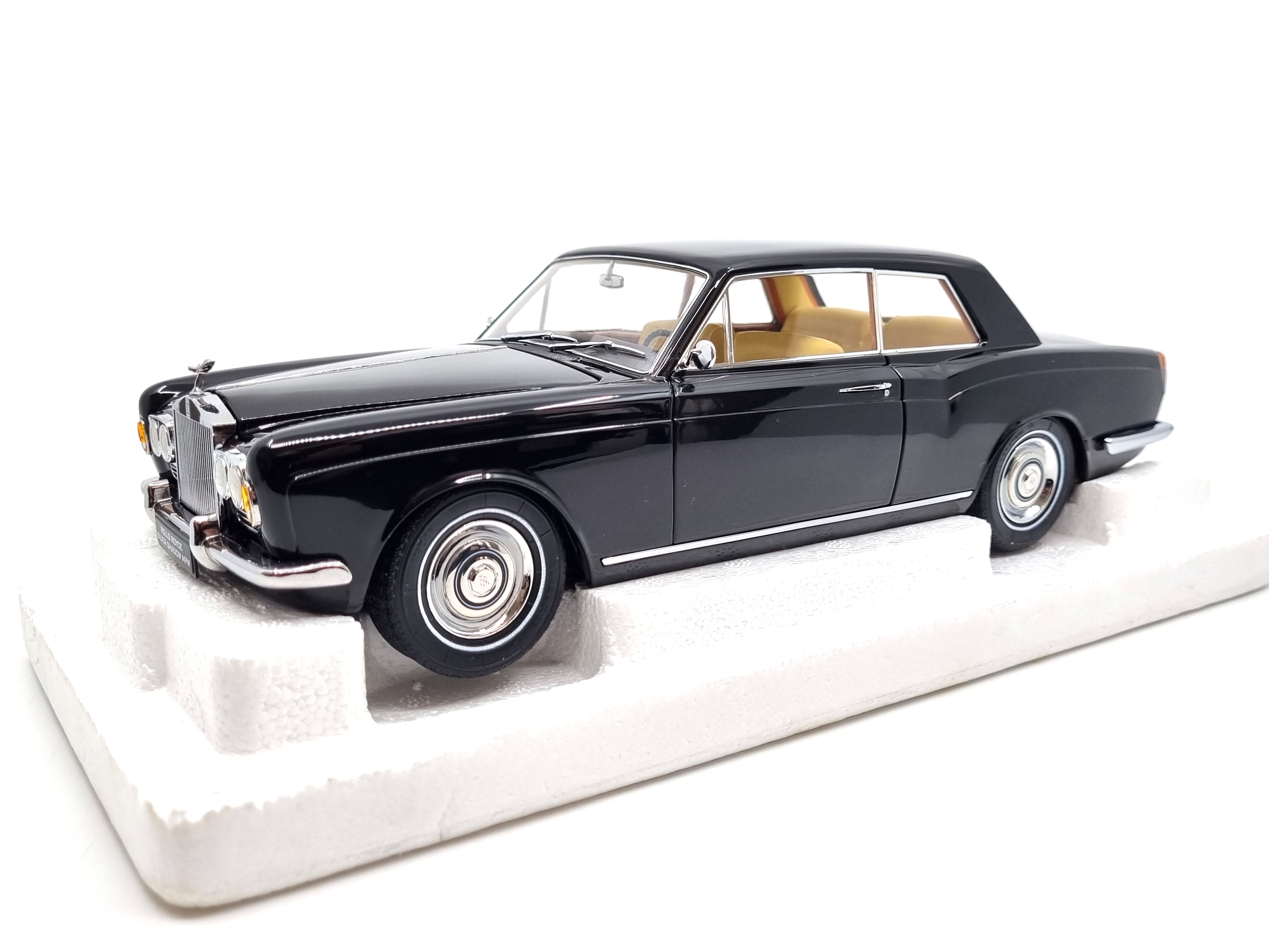 Rolls Royce Silver Shadow Mulliner Park Ward 1968 1:18 Paragon Models