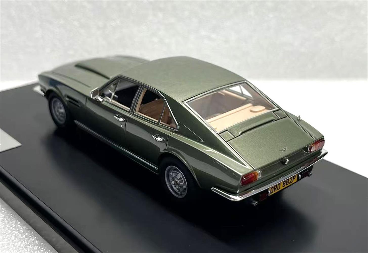 Aston Martin Lagonda 1-Series 1974 green metallic 1:43 Matrix Scale Models