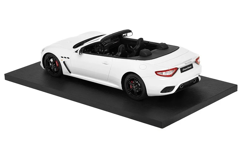 Maserati GranCabrio Open 2019 white pearl metallic 1:18 TSM Model