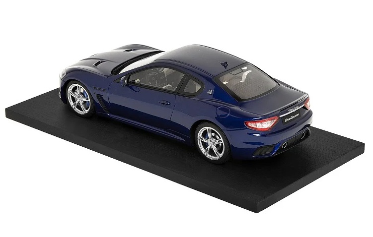 Maserati GranTurismo 2017 blue 1:18 TSM Model