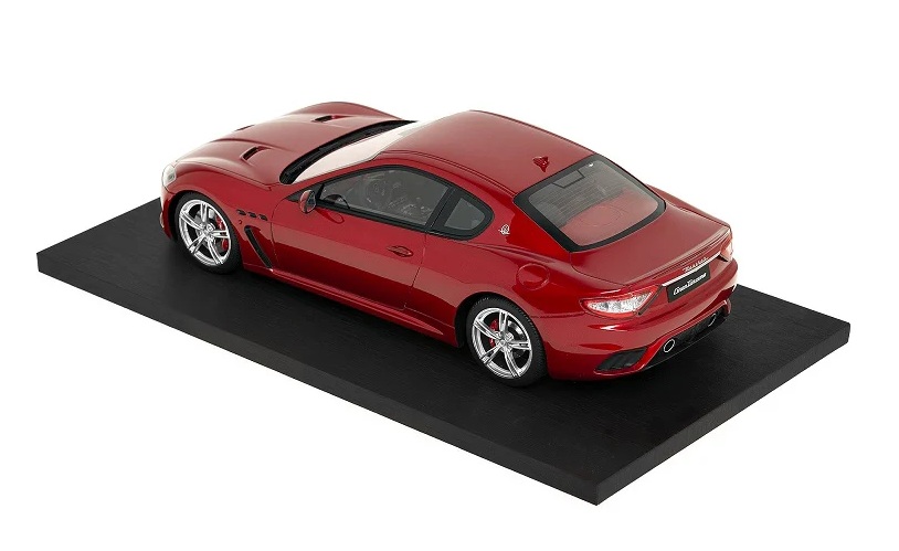 Maserati GranTurismo 2017 red metallic 1:18 TSM Model