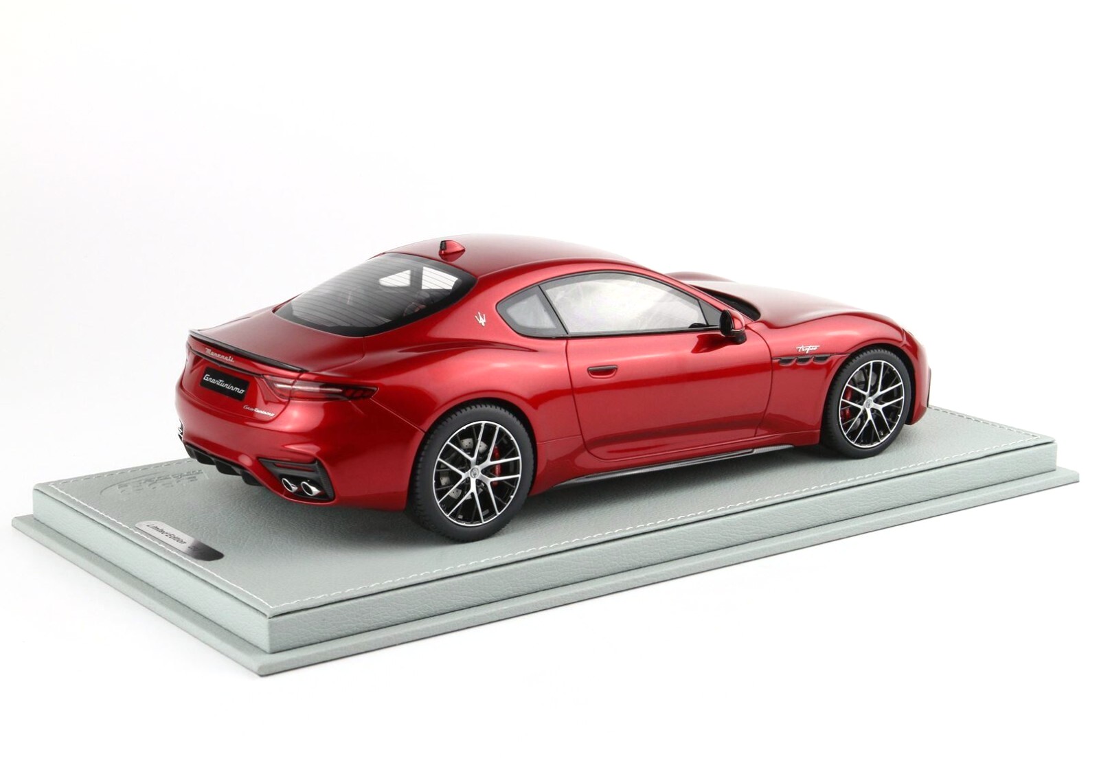 Maserati GranTurismo Trofeo 2023 with Showcase red metallic 1:18 B.B.R. 