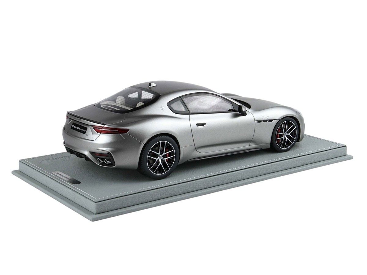 Maserati GranTurismo Trofeo 2023 with Showcase matt grey 1:18 B.B.R. 