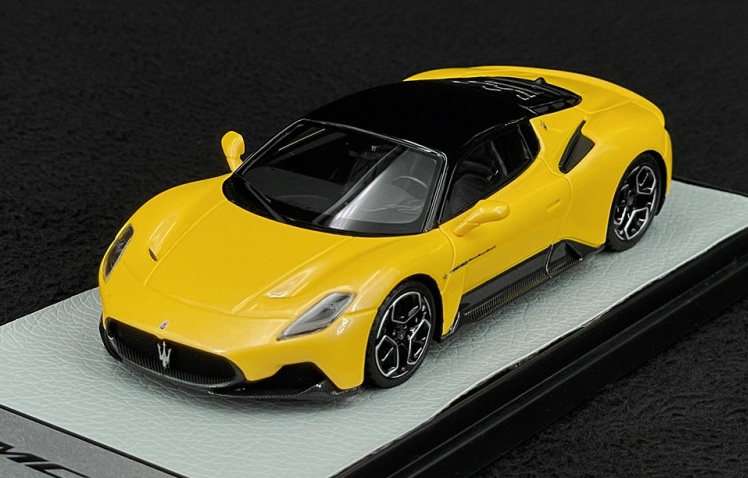 Maserati MC20 2020 yellow/gloss black roof 1:43 B.B.R.