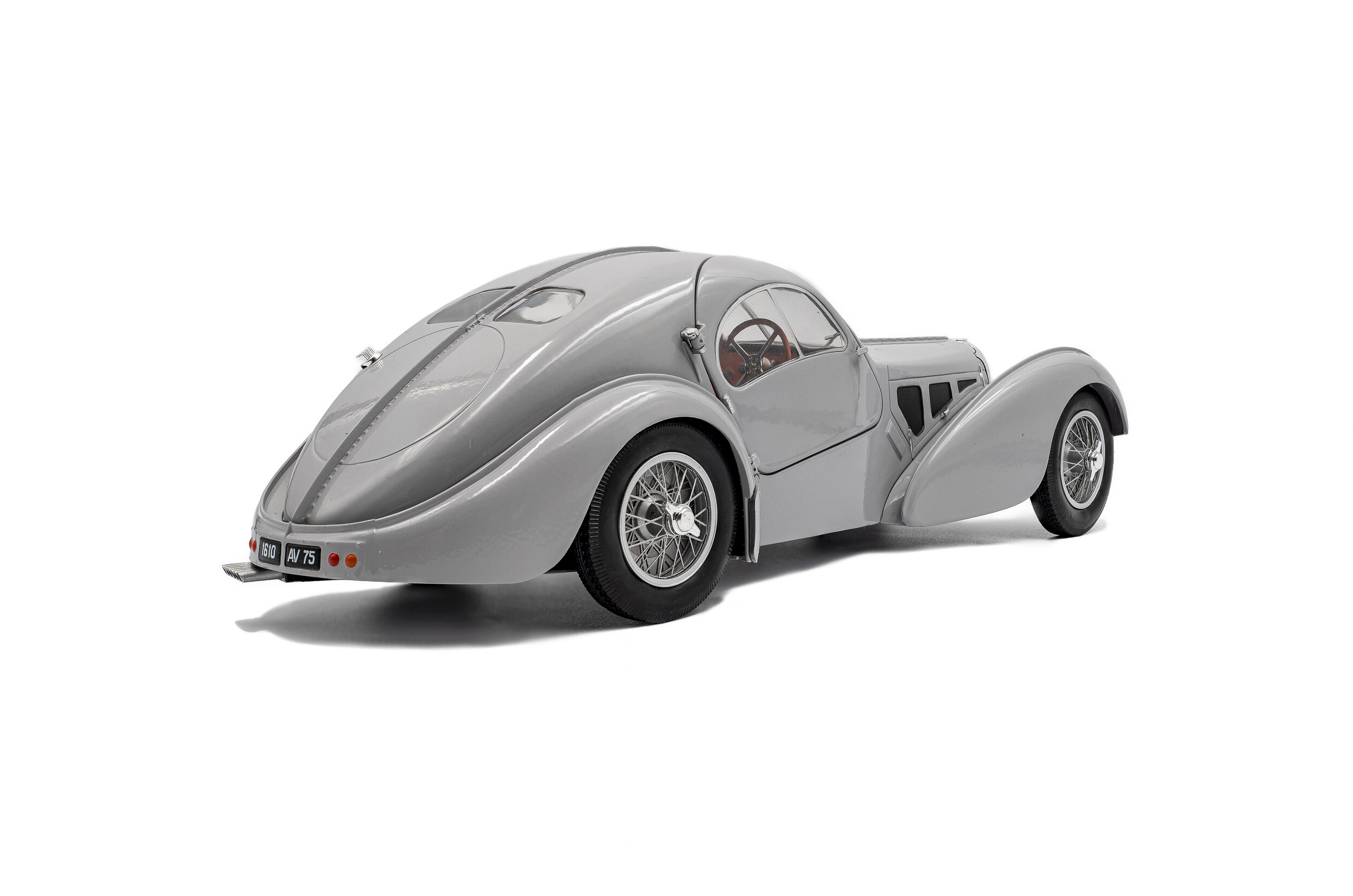 Bugatti Atlantic Type 57 SC 1937 matt silver 1:18 Solido