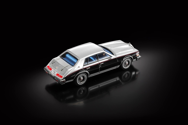 Cadillac Seville 1980 sable black/sheffield gray firemist 1:64 SunStar