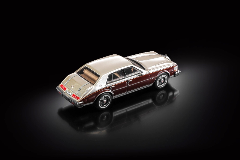 Cadillac Seville 1980 canyon rock/desert sand 1:64 SunStar