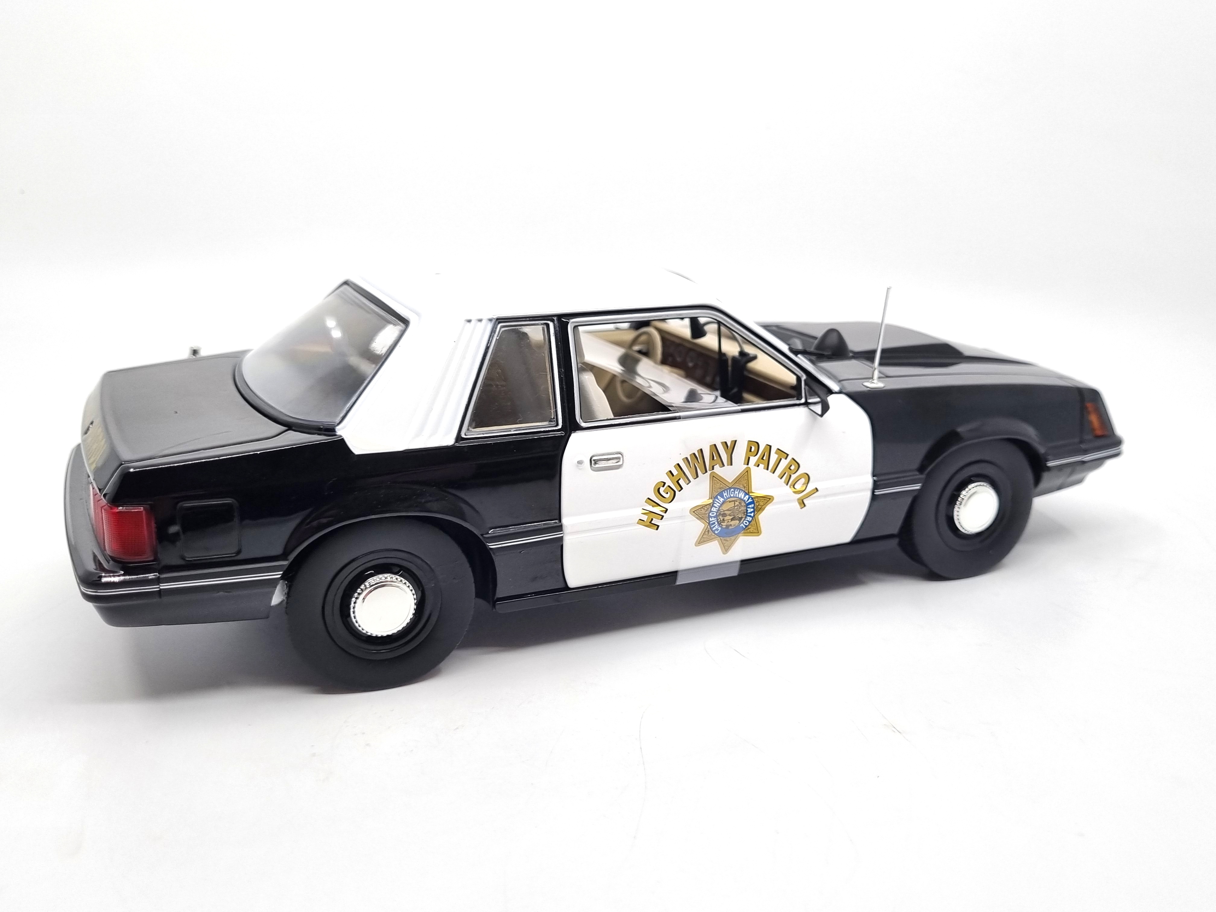 Ford Mustang SSP *California Highway Patrol* 1982 1:18 Greenlight
