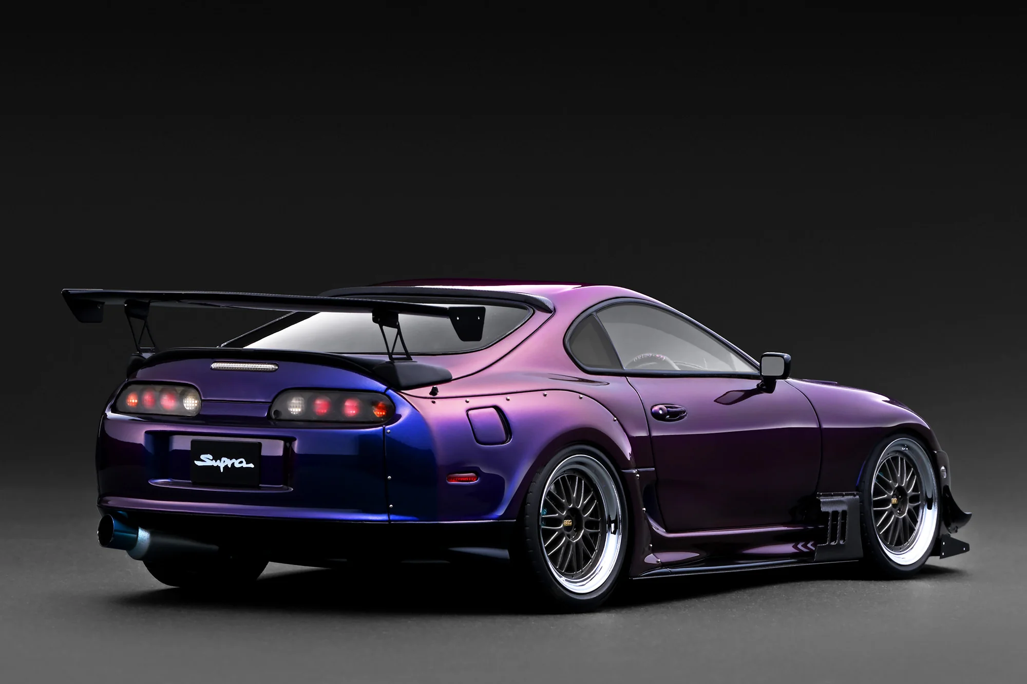 Toyota Supra RZ JZA80 purple metallic 1:18 Ignition Model