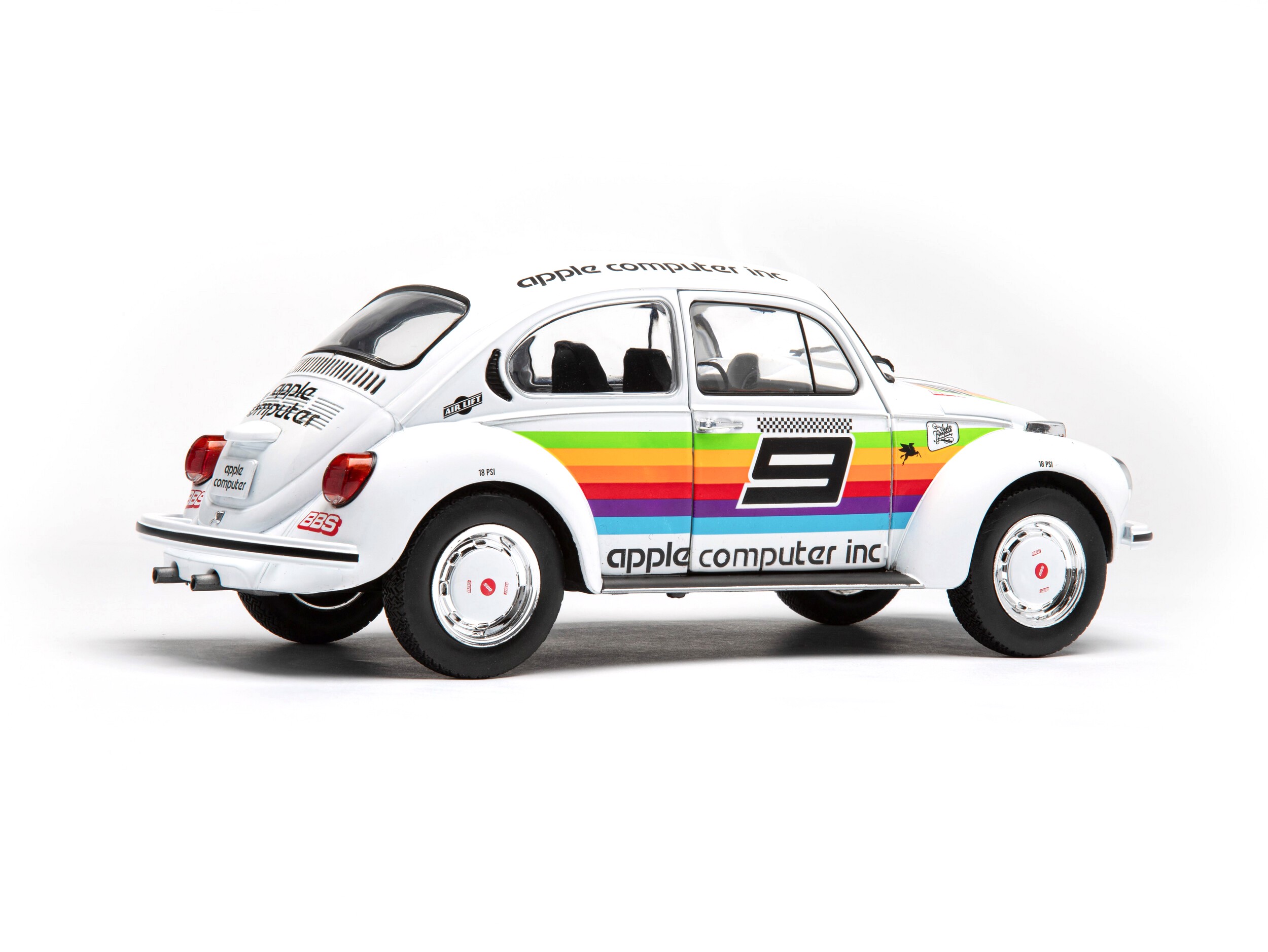 Volkswagen Beetle 1303 K3 Tribute 1975 white 1:18 Solido