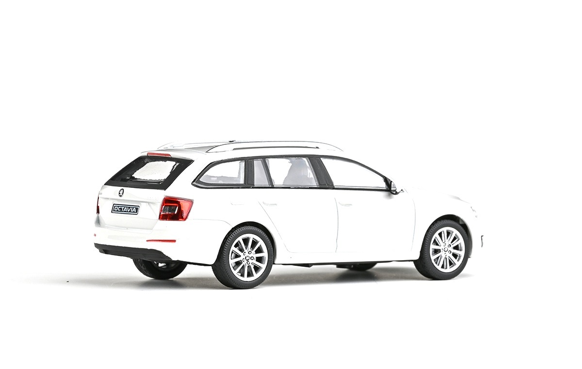 Škoda Octavia III Combi 2013 bílá candy 1:43 Abrex