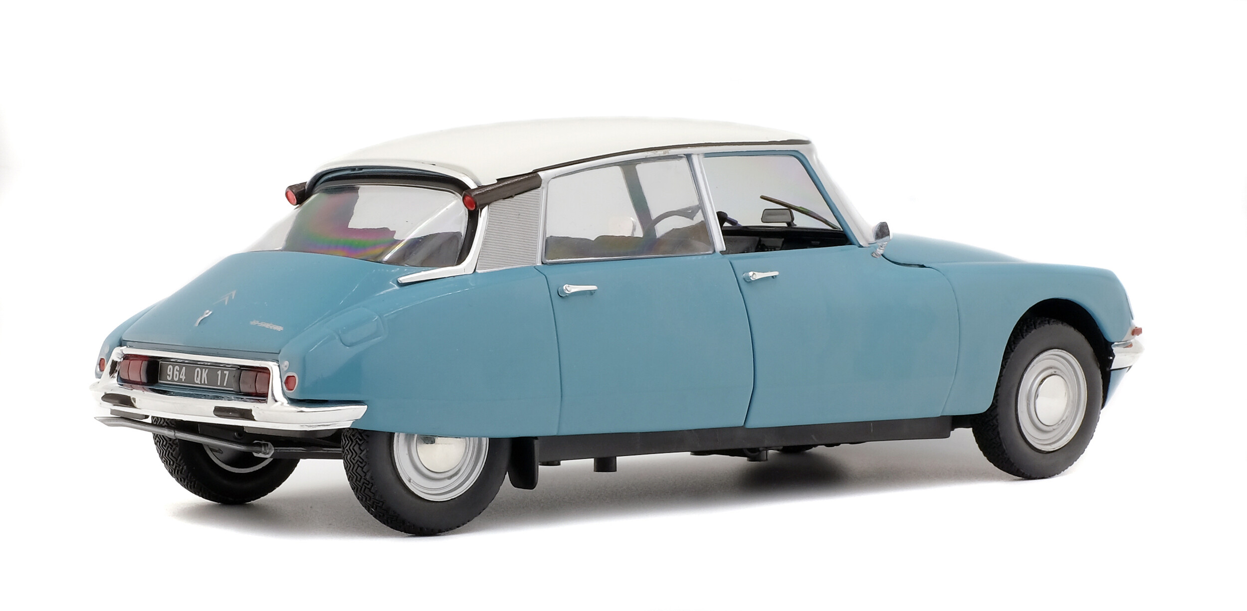Citroen DS Special 1972 blue 1:18 Solido