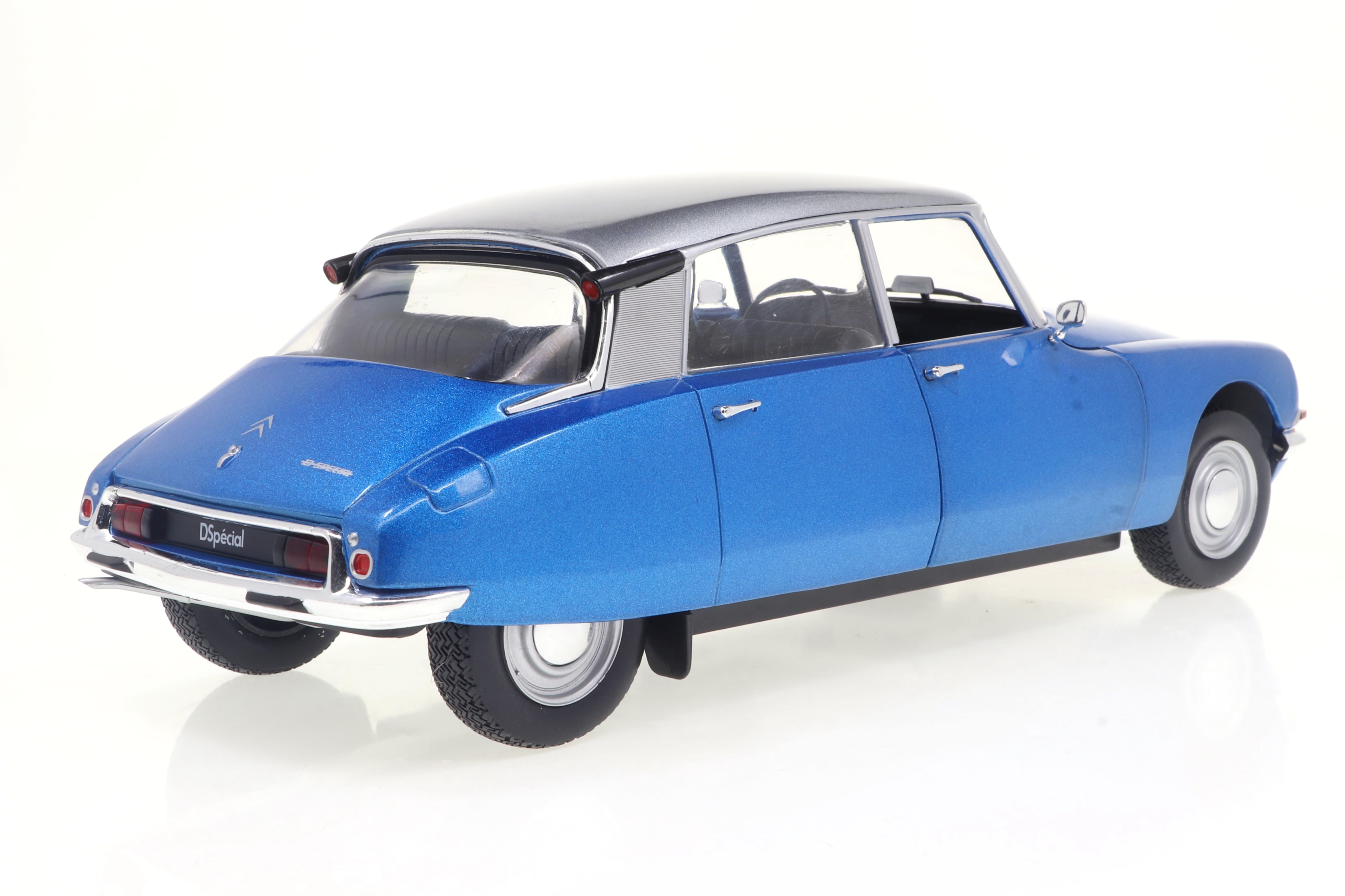Citroen D Special 1972 blue 1:18 Solido