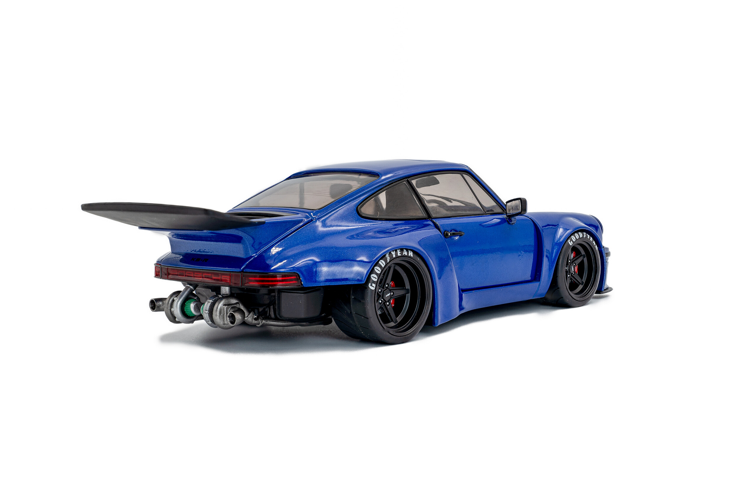 KS-R 2024 dark blue metallic 1:18 Solido