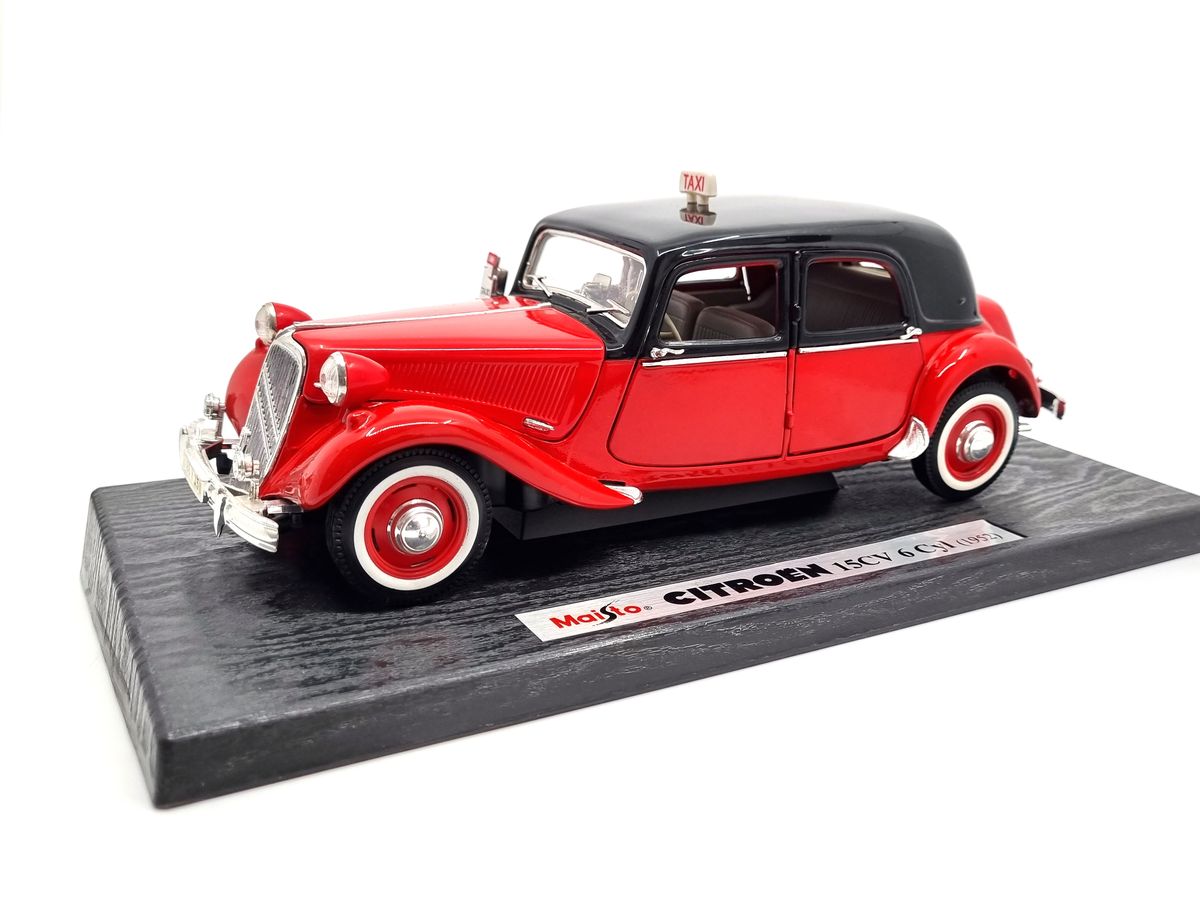 Citroen 15 CV Taxi 1952 1:18 Maisto