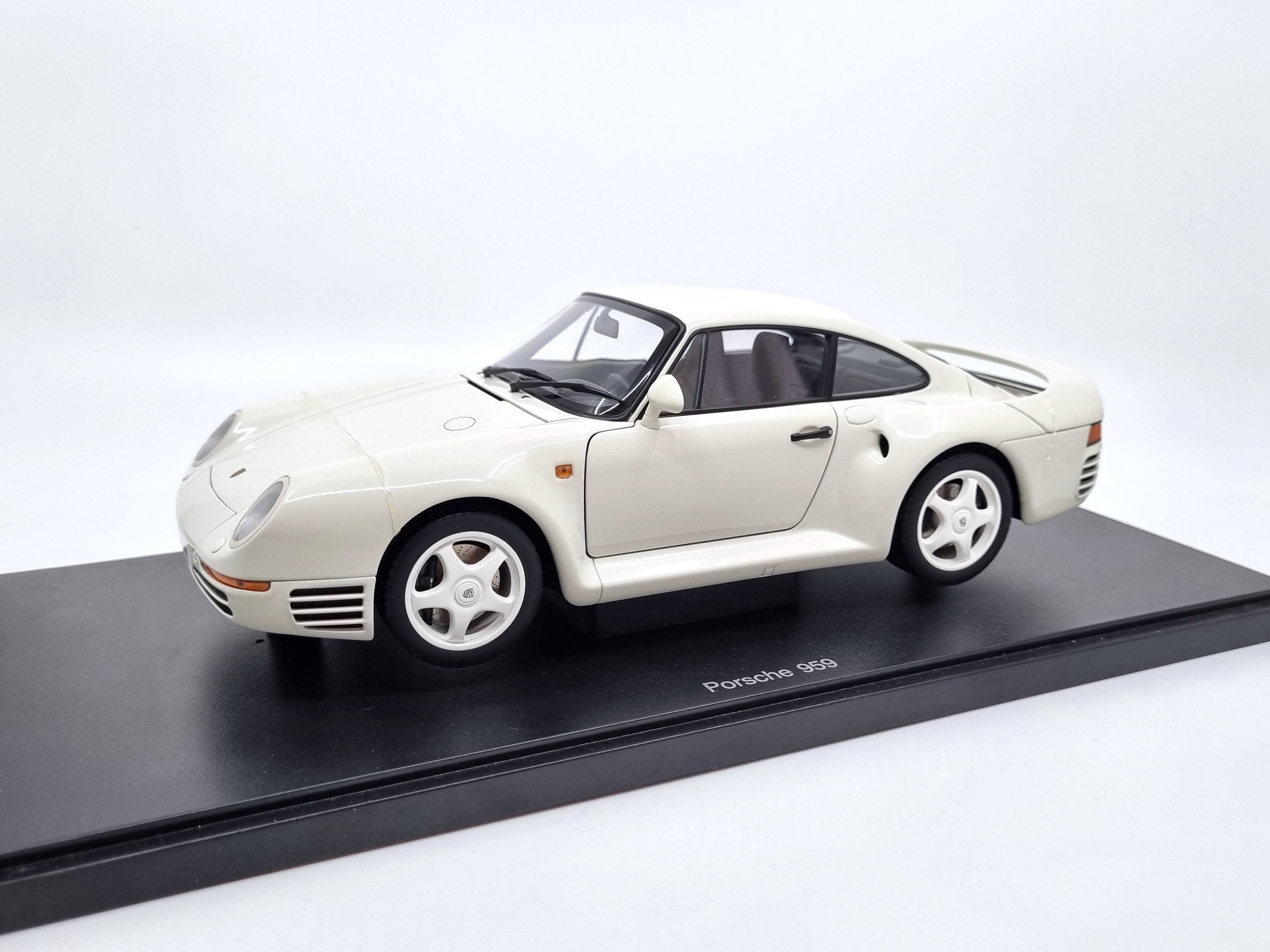 Porsche 959 1:18 AUTOart