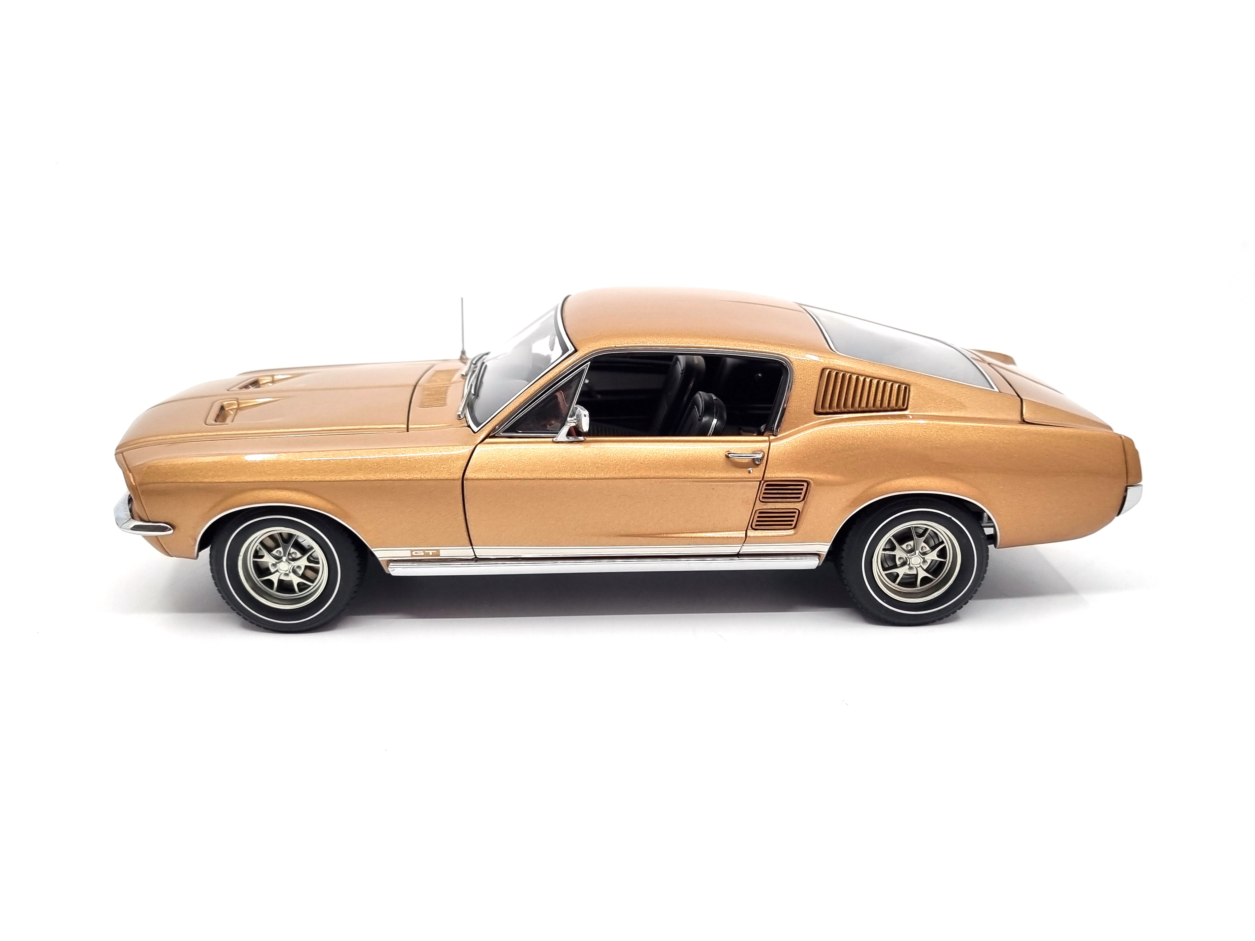 Ford Mustang GT 390 1967 1:18 AUTOart