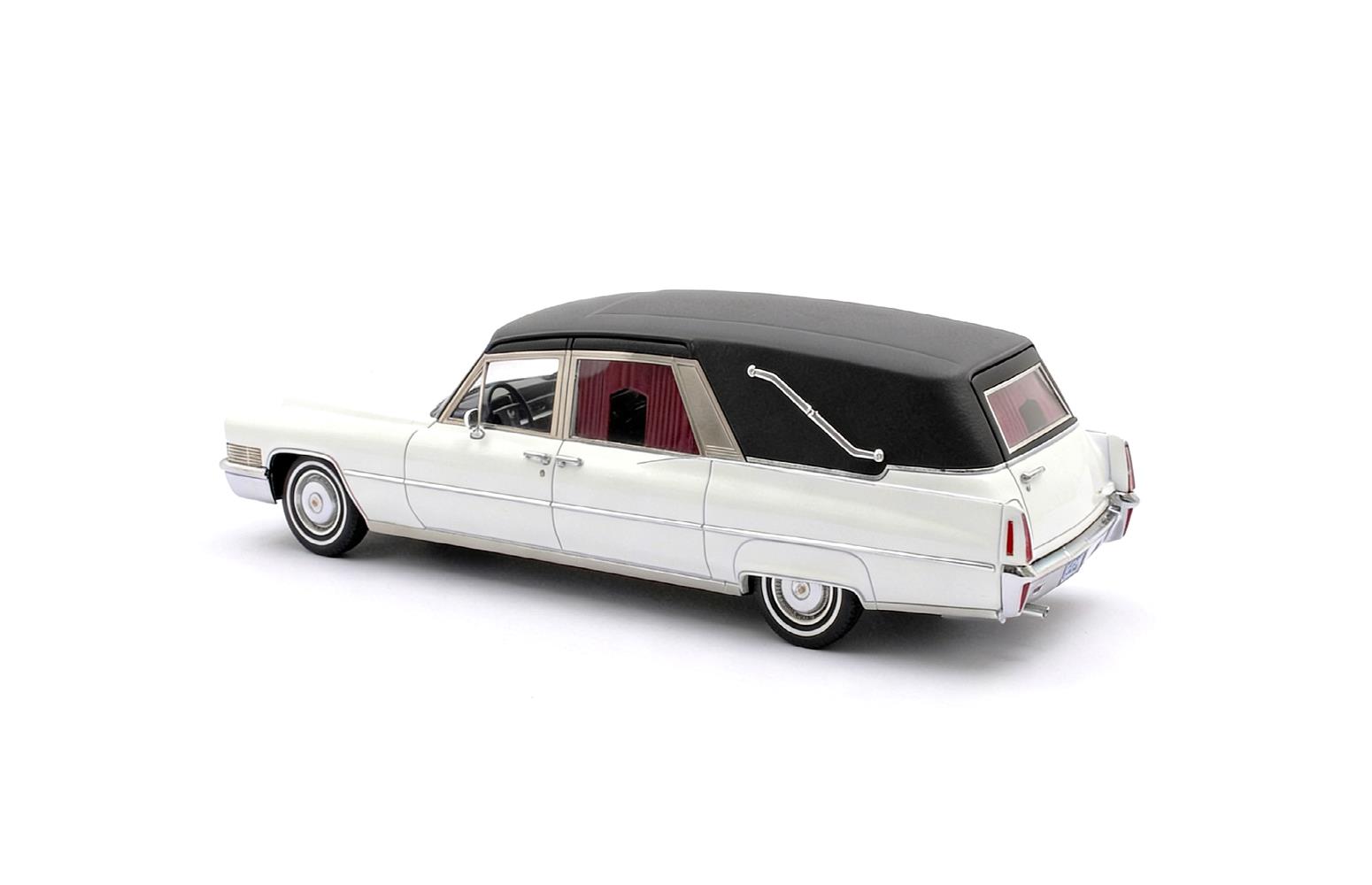 Cadillac Superior Funeral Car 1970 white/black 1:43 Matrix Scale Models