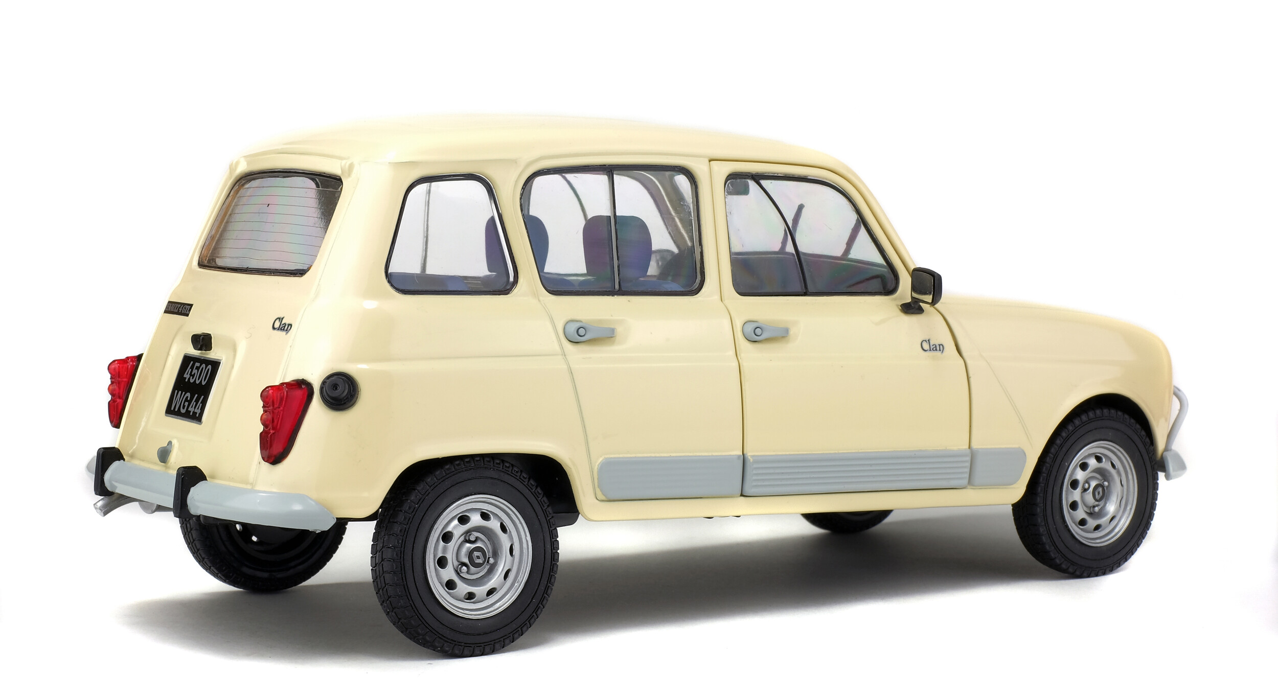Renault 4L Clan 1978 beige 1:18 Solido