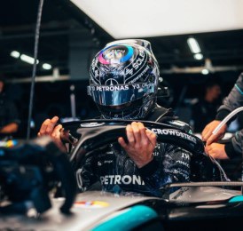 Mercedes-AMG W17 Petronas F1 Team #63 G.Russell 4th Japanese GP 2026 with Pilot Figure 1:64 Spark