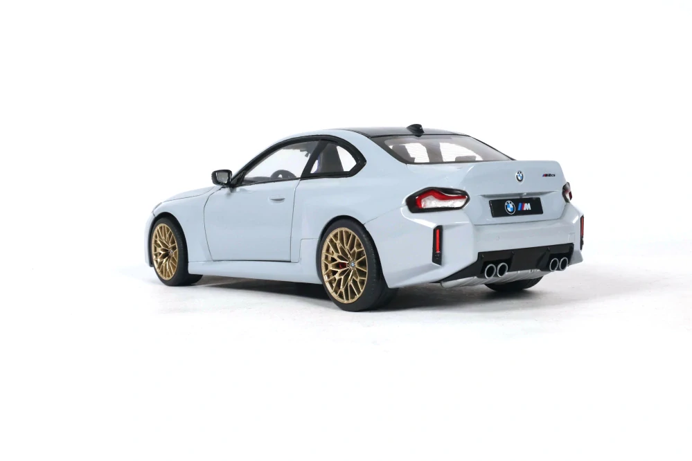 BMW M2 CS 2025 grey 1:18 Solido