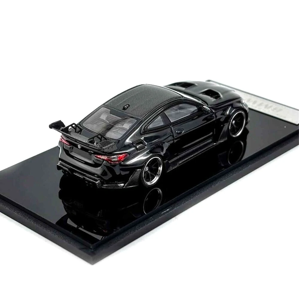 BMW M4 G82 black 1:64 Street Weapon