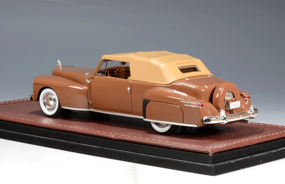 Lincoln Continental Cabriolet Closed Roof 1942 Chetwyn beige 1:43 GLM Models