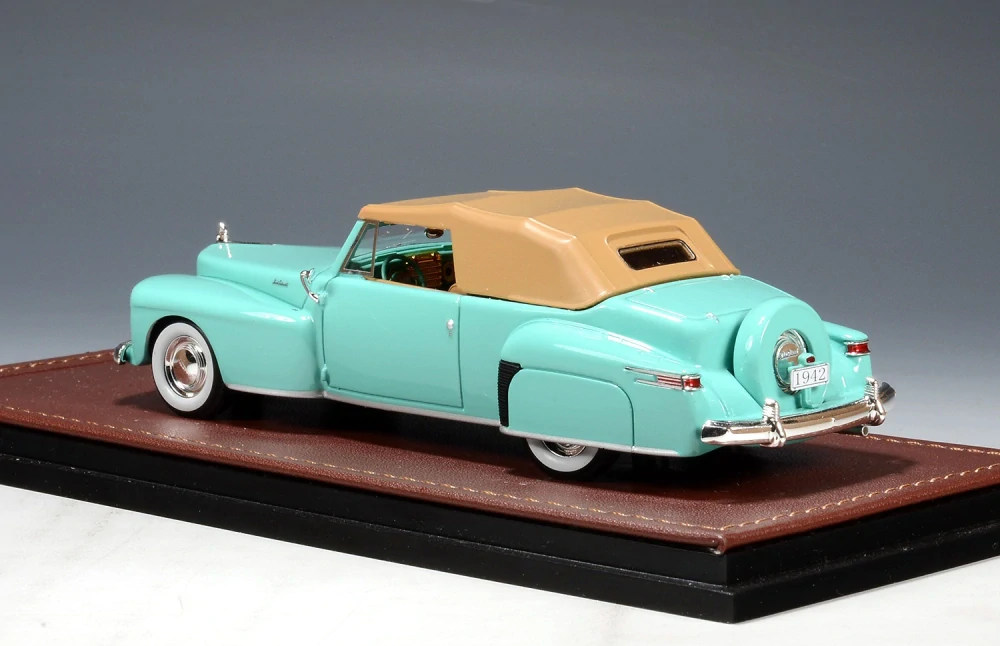 Lincoln Continental Cabriolet Closed Roof 1942 Suwanee green 1:43 GLM Models