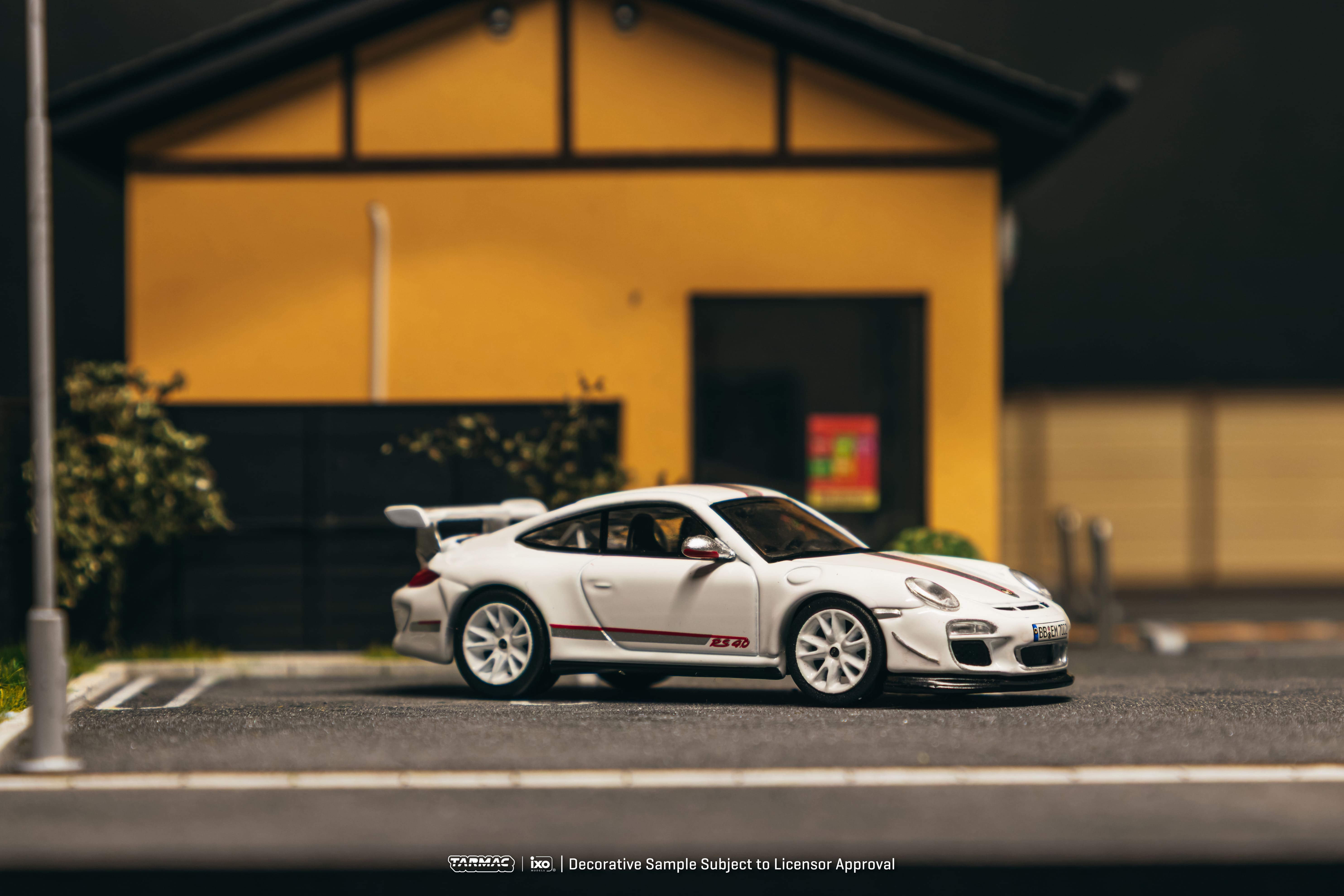 Porsche 911 (997.2) GT3 RS 4.0 2025 white 1:64 Tarmac