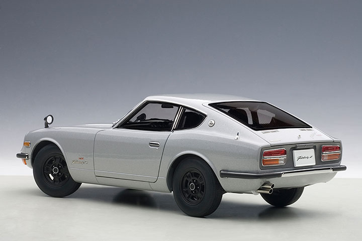 Nissan Fairlady Z432 1969 silver 1:18 AUTOart