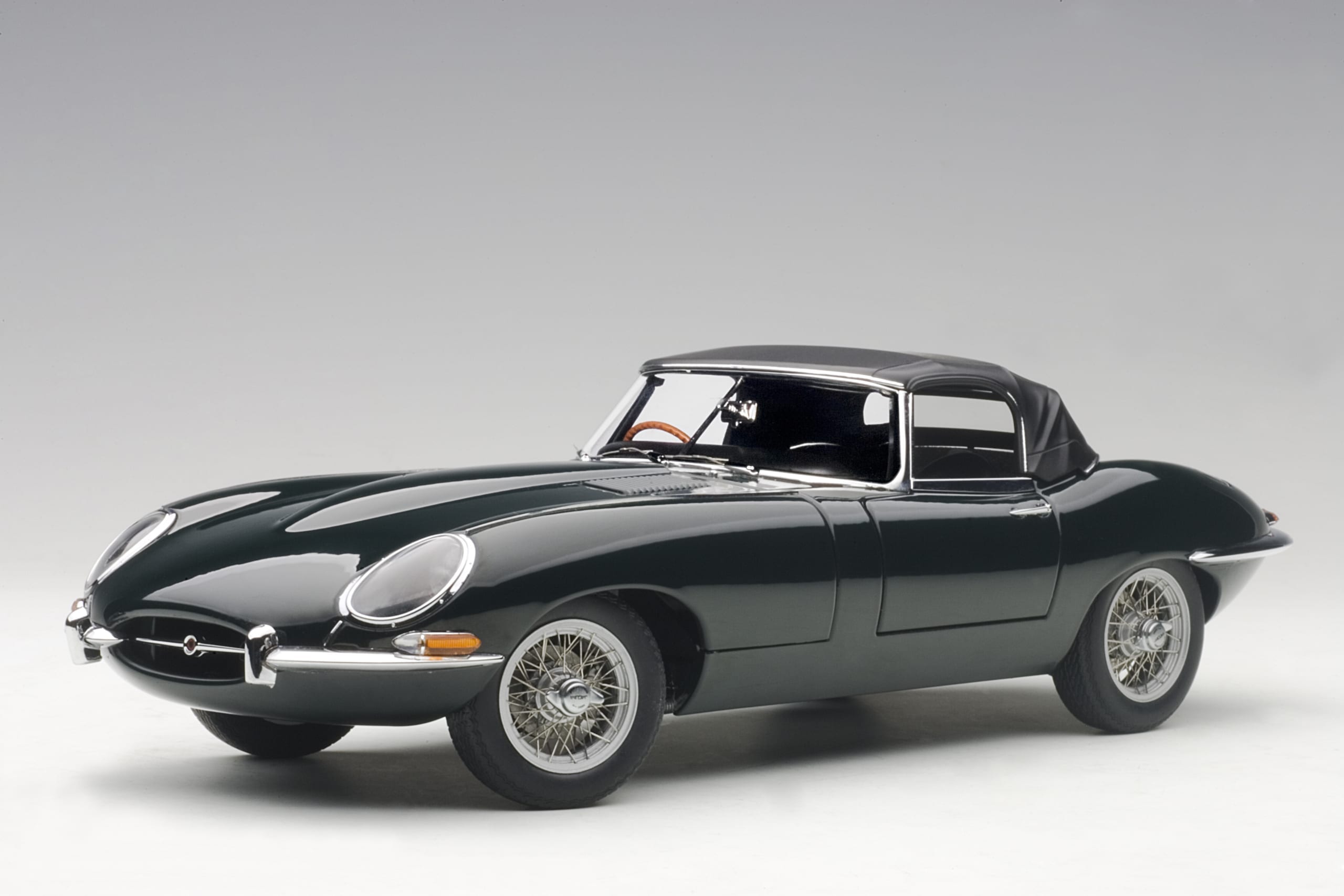 Jaguar E-Type Roadster Series I 3.8 1962 Green 1:18 AUTOart
