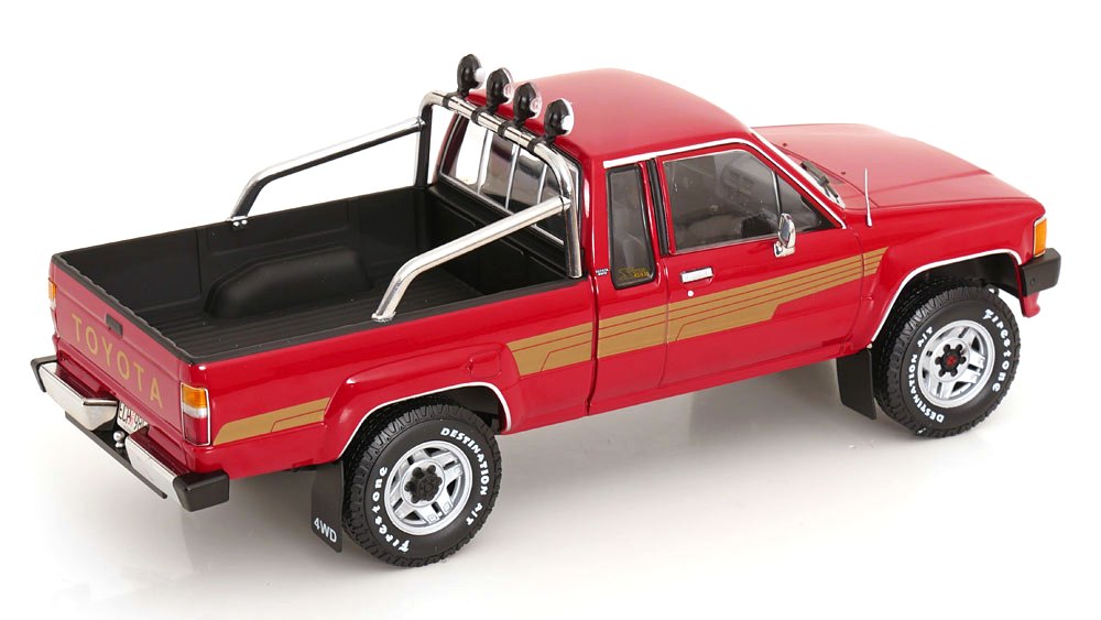 Toyota Hilux Xtra Cab 4x4 1985 red 1:18 KK Scale