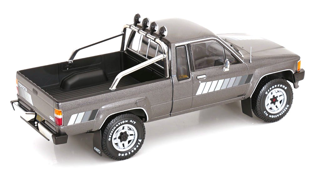 Toyota Hilux Xtra Cab 4x4 1985 Greymetallic 1:18 KK Scale