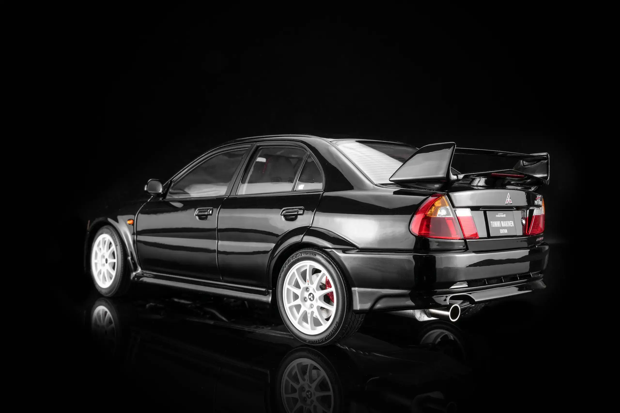 Mitsubishi Lancer EVO VI GSR Tommy Makinen Edition 2000 black 1:18 Motorhelix