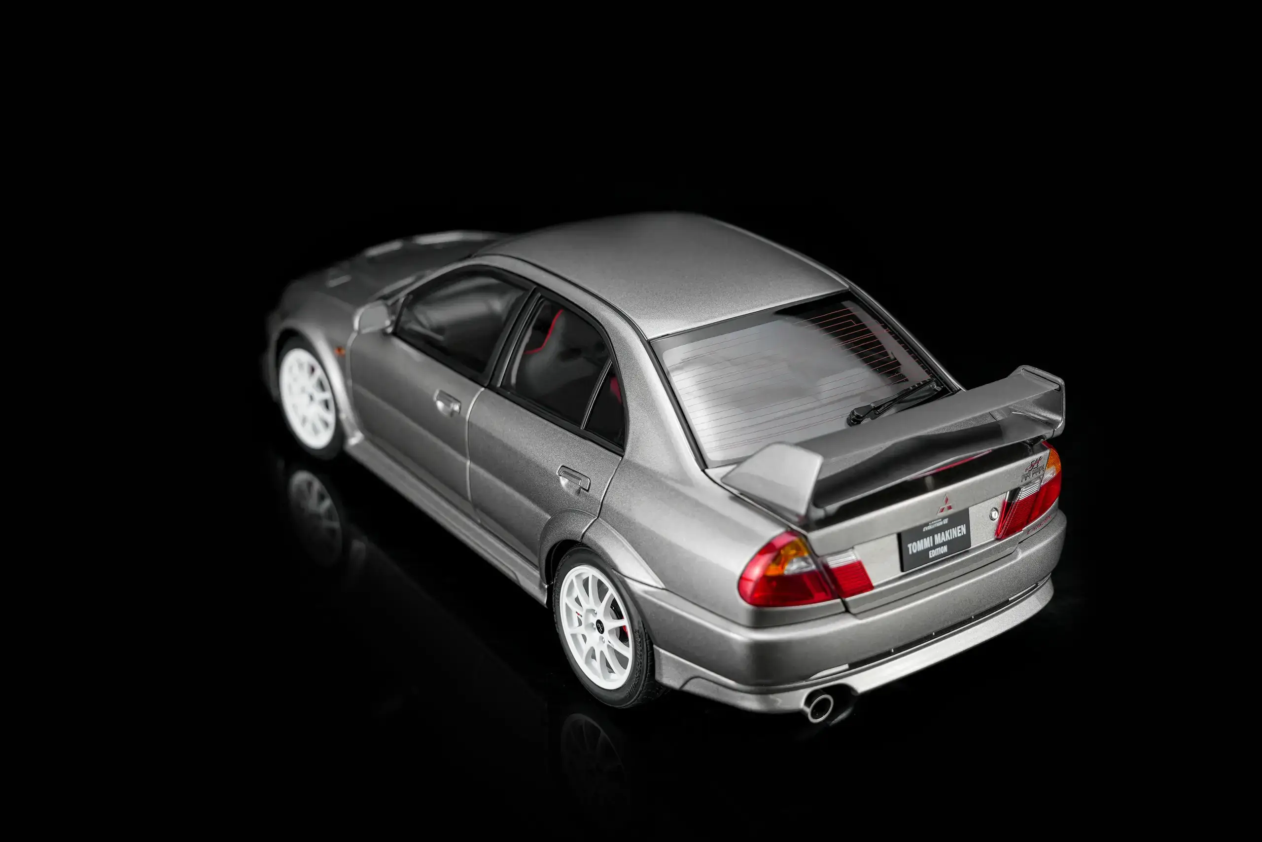 Mitsubishi Lancer EVO VI GSR Tommy Makinen Edition 2000 silver 1:18 Motorhelix