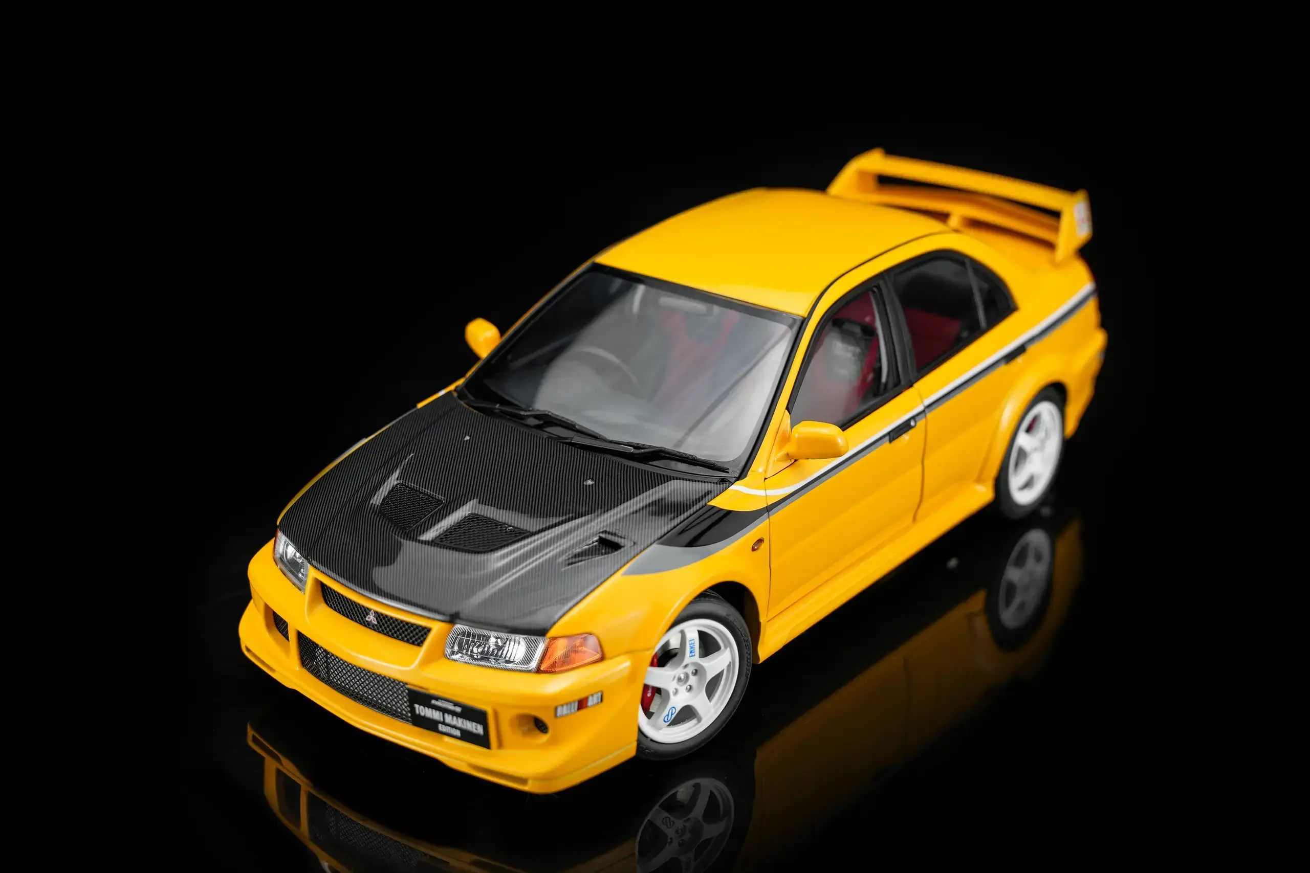 Mitsubishi Lancer EVO VI GSR Tommy Makinen Edition 2000 yellow 1:18 Motorhelix
