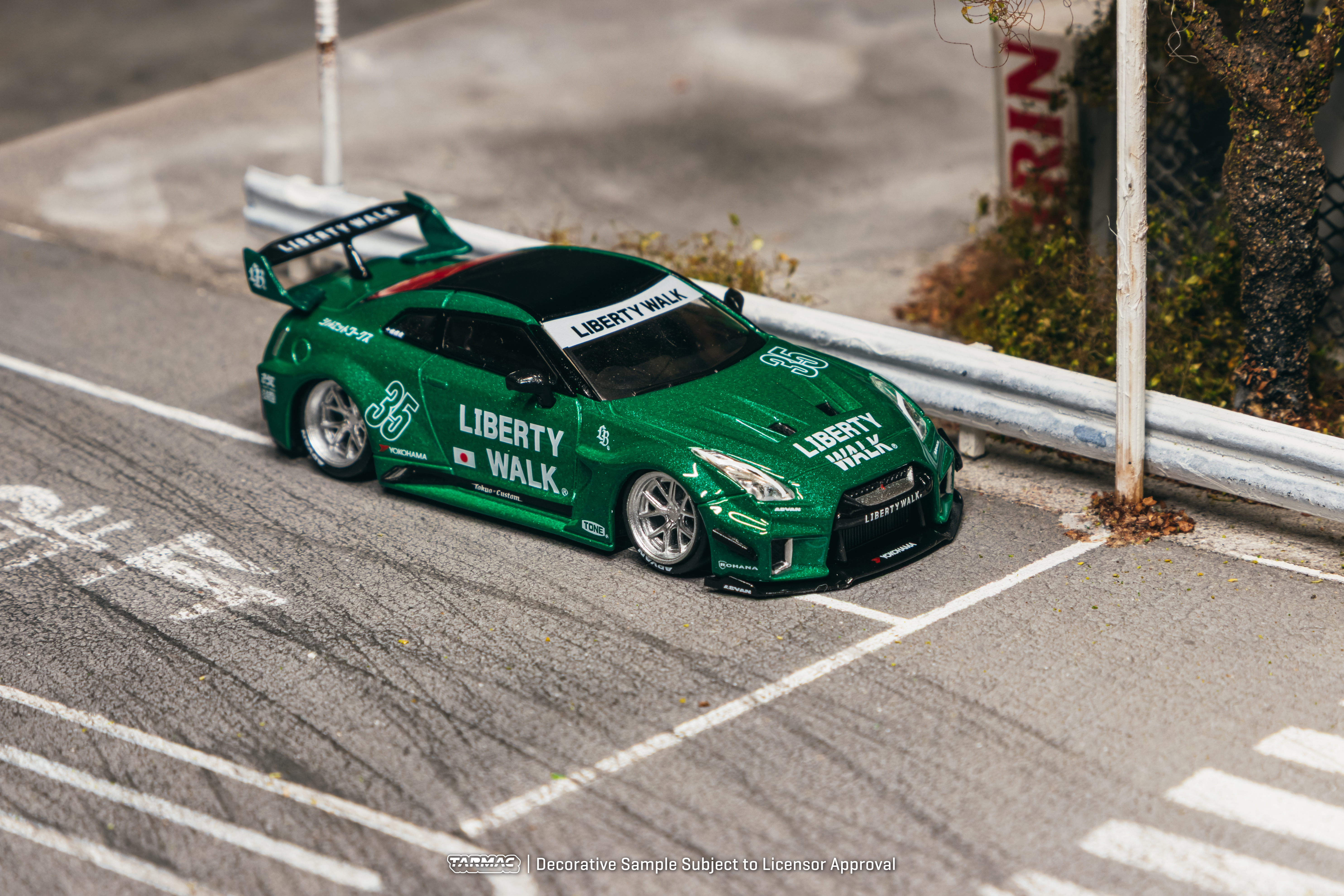 Nissan GT-R (R35) LB Super Silhouette 2026 emerald green 1:64 Tarmac