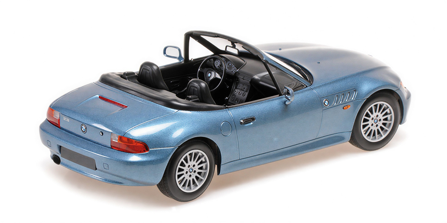 BMW Z3 Roadster 1997 light blue metallic 1:18 Minichamps 