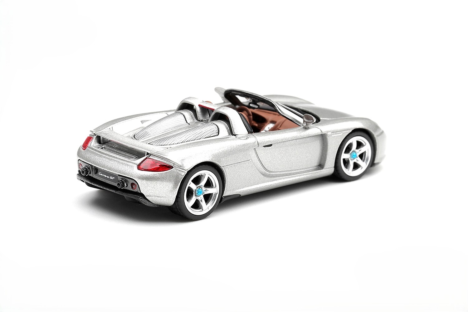 Porsche Carrera GT 2006 silver metallic 1:64 Mini GT