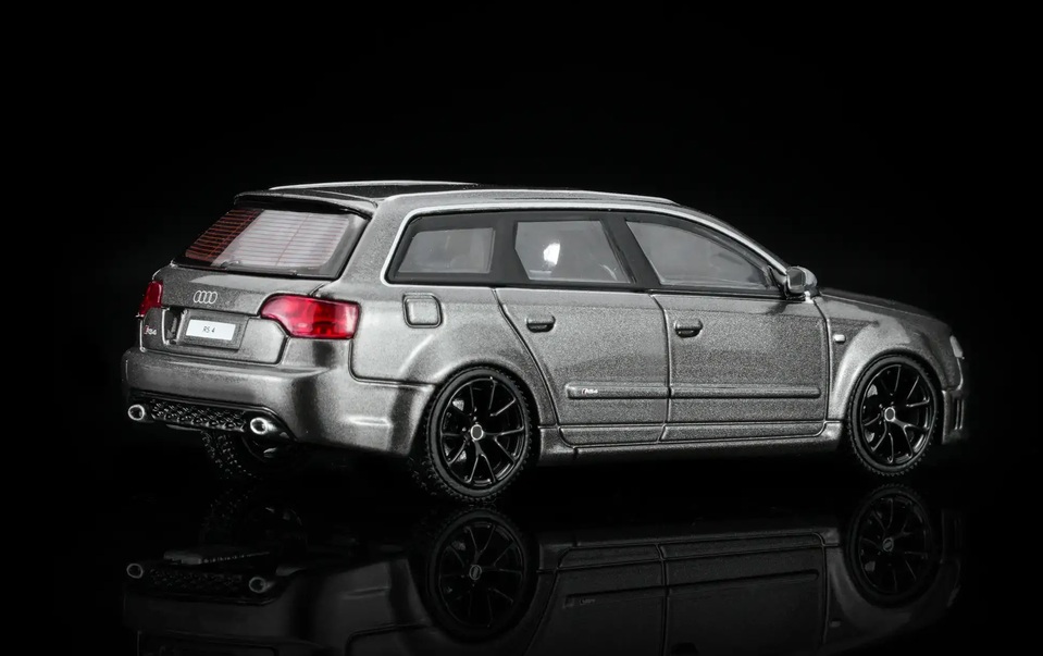 Audi A4 RS4 Avant Station Wagon 2005 grey metallic 1:64 Motorhelix