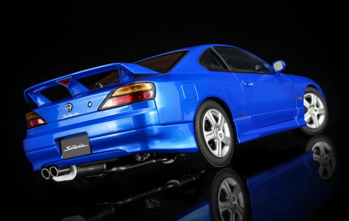 Nissan Silvia S15 Coupe Spec-R Aero 1999 brilliant blue 1:18 Motorhelix