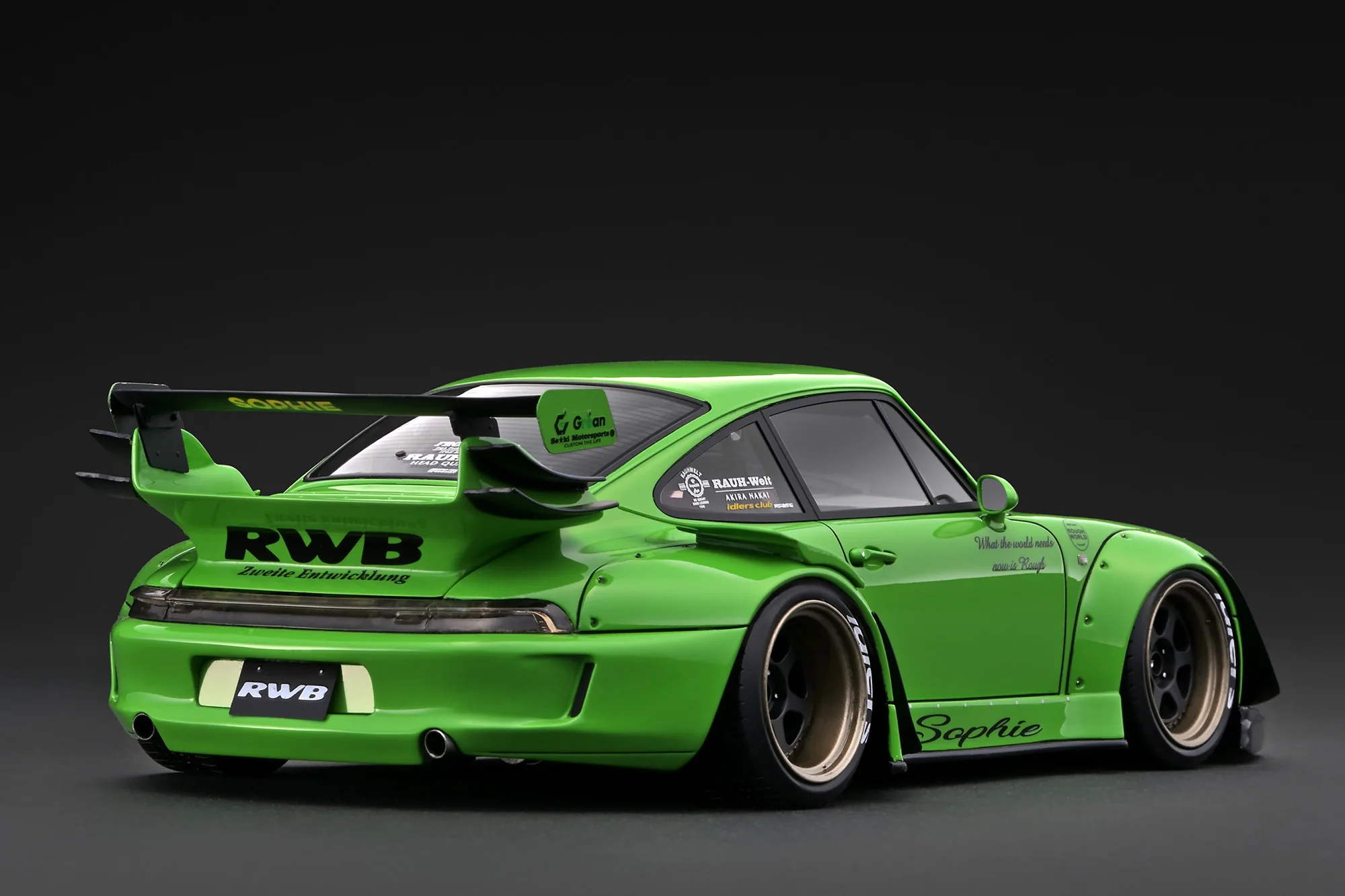 Porsche RWB 993 green 1:18 Ignition Model